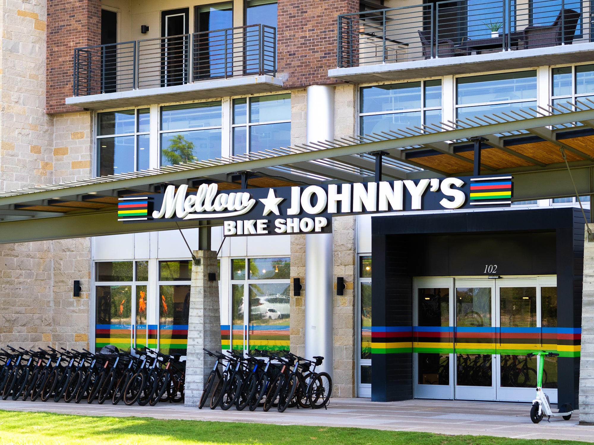 MELLOW JOHNNYS